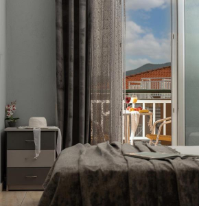 HOUSE TOULA ELEGANT